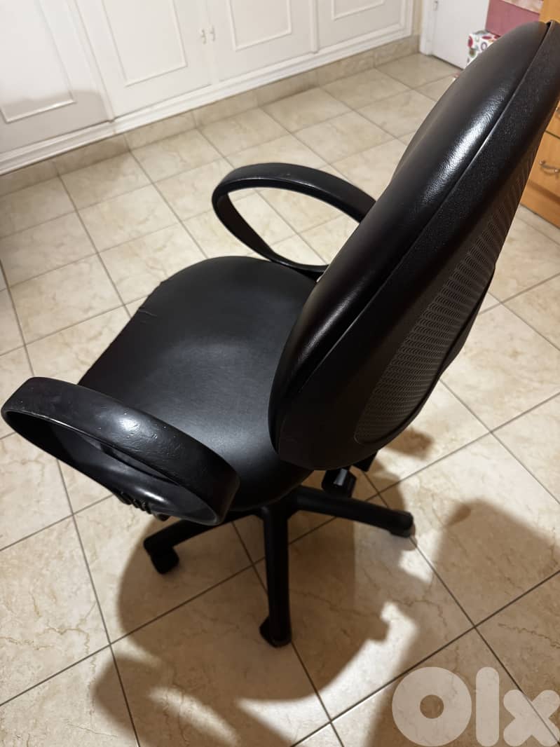 desk/office chair 3