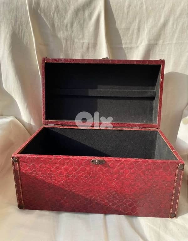 burgundy leather chest 1