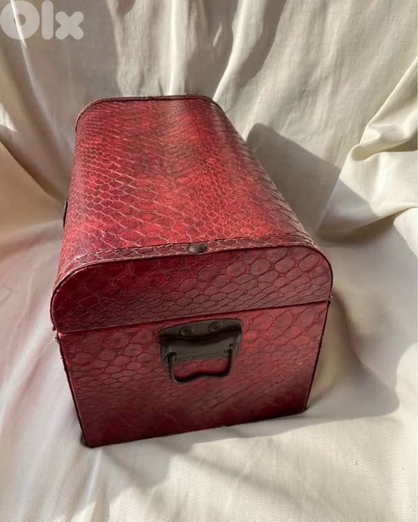 burgundy leather chest 2