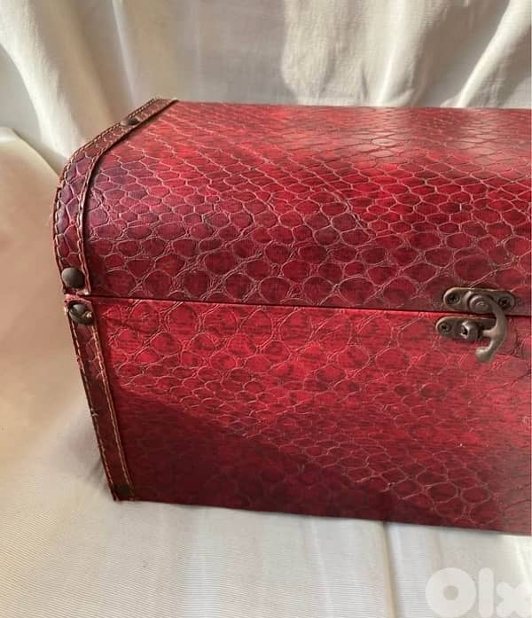 burgundy leather chest 6