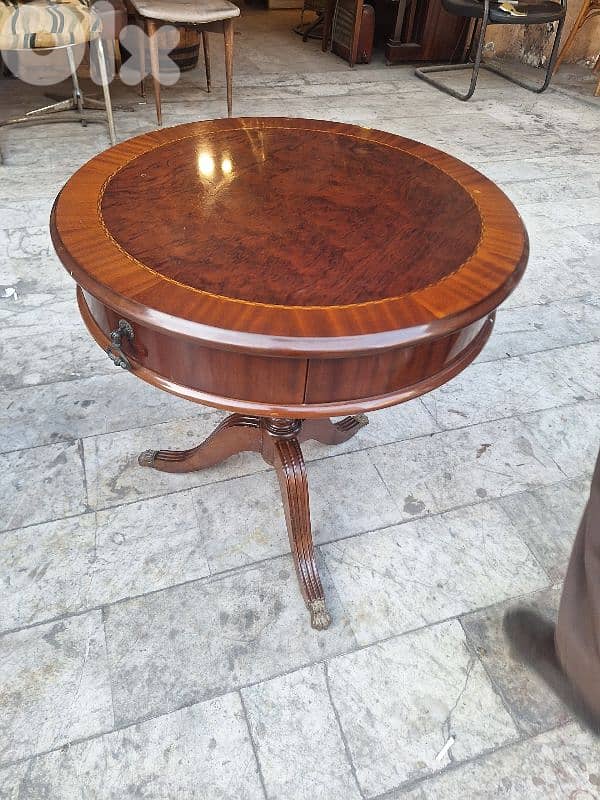 طاولة مدورة ريجنسي انجليزية ناعمة انتيك مع جارور 0