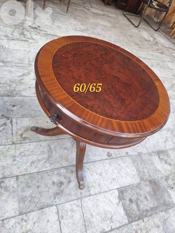 طاولة مدورة ريجنسي انجليزية ناعمة انتيك مع جارور 1
