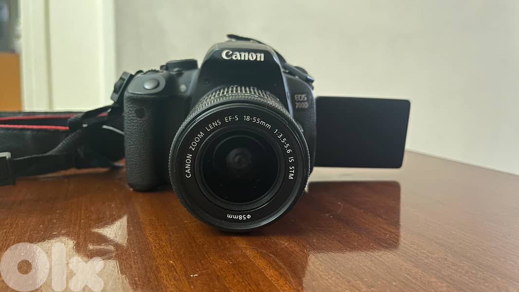 Canon 700 touch screen very good condition 0