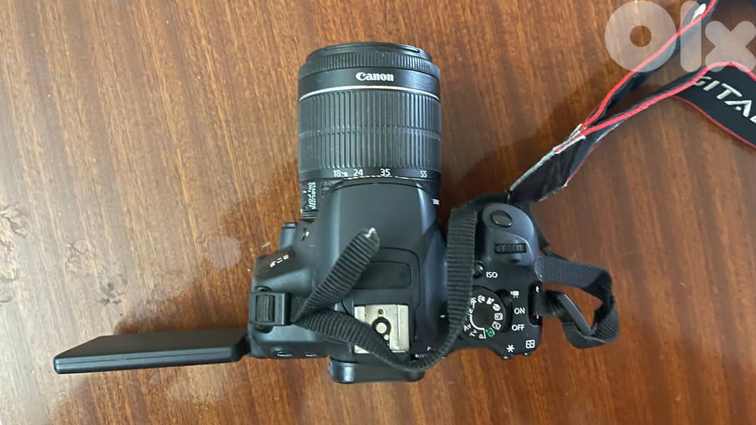 Canon 700 touch screen very good condition 2