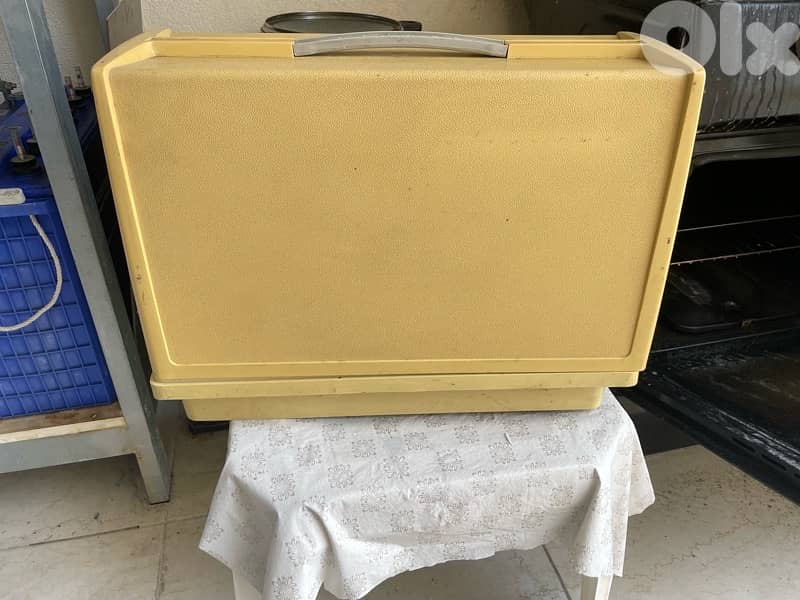 Singer Antique Sewing Machine 0