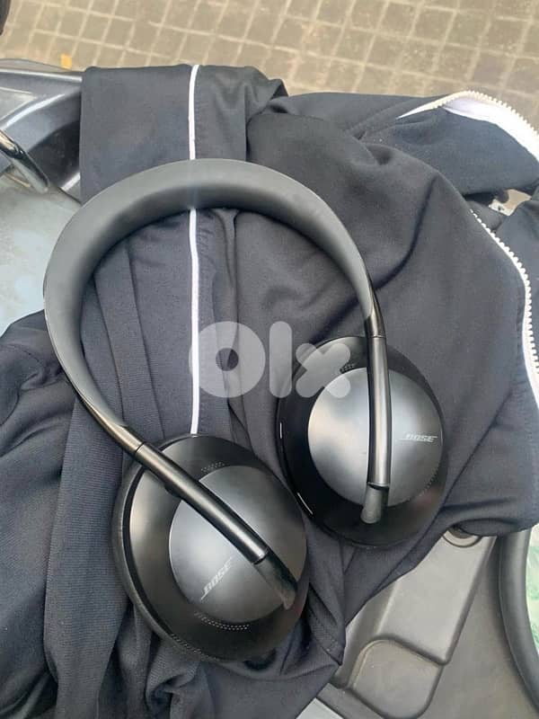 Bose 700 headphones 0