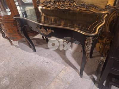 كونسول فرنسي انتيك رائع جدا خشب جوز منزل برونز مميز للغاية