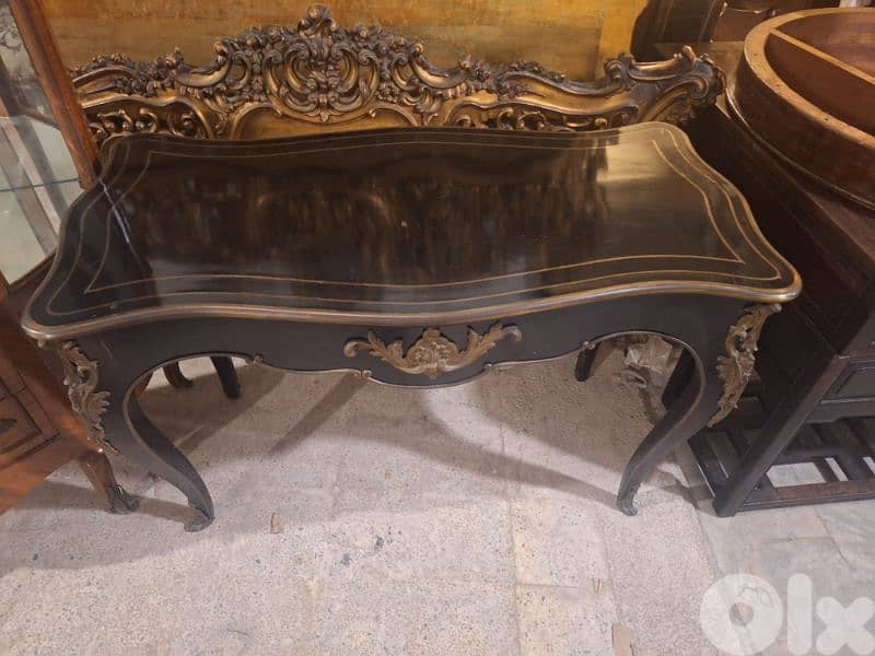 كونسول فرنسي انتيك رائع جدا خشب جوز منزل برونز مميز للغاية 1