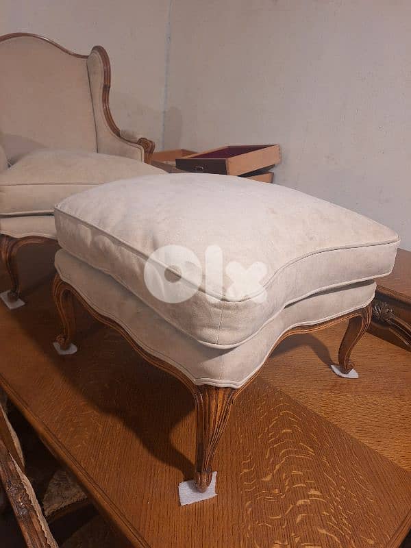 كنب فوتوي صالون مع مسند للقدمين خشب جوز فرنسي لويس الخامس عشر مميز 1