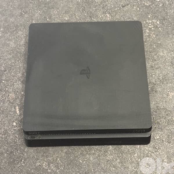 PS4 + 2 controllers + PS4 Headset 0