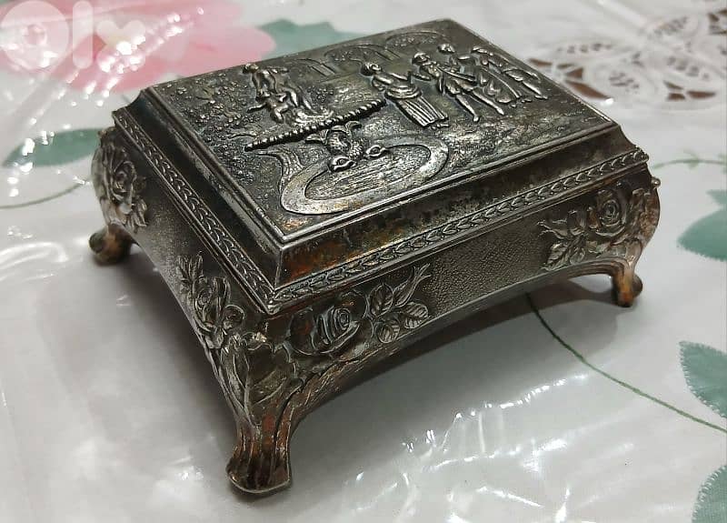 vintage jewelry box 2