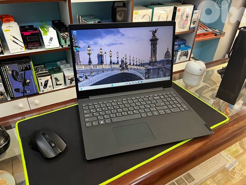 Lenovo Ideapad V15 lIL 1