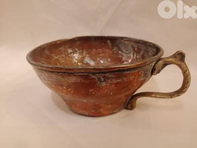 كوب قديم نحاس أحمر وأصفر