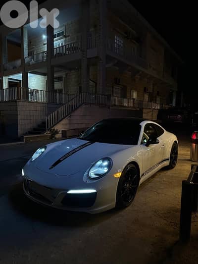 Porsche 911 2017 Cleal carfax -  warranty till 09/26