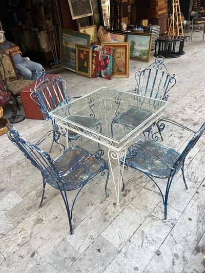 طاولة مع 4 كراسي حديد فرفورجية للحديقة مميزين ولا اروع سعر لقطة