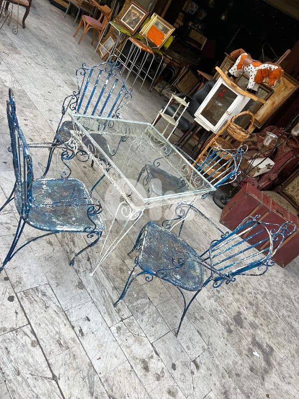 طاولة مع 4 كراسي حديد فرفورجية للحديقة مميزين ولا اروع سعر لقطة 1