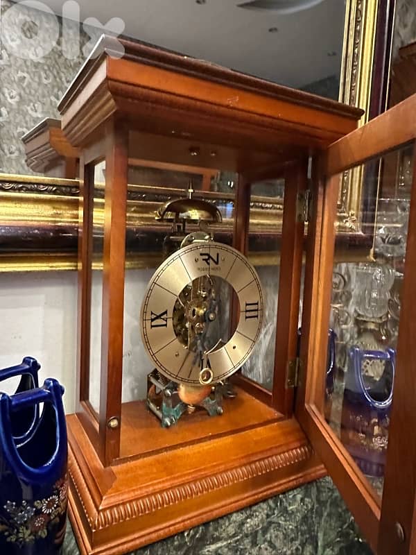 Rosso nero clock antiqu 1