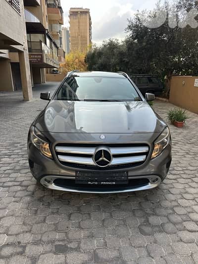 Mercedes GLA 250 4matic 2017 gray on black (clean carfax)