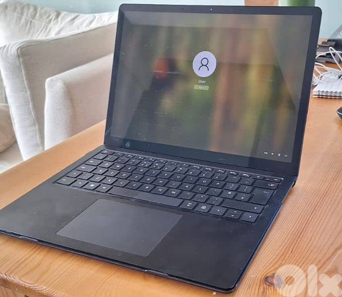 Microsoft Surface Laptop - Touchscreen 0