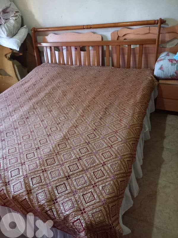 سرير عرض ١٨٠ خشب زين كتير مرتب 0