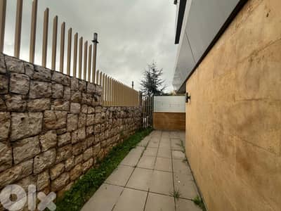 Apartment For Sale In Ballouneh - شقة للبيع في بلونة