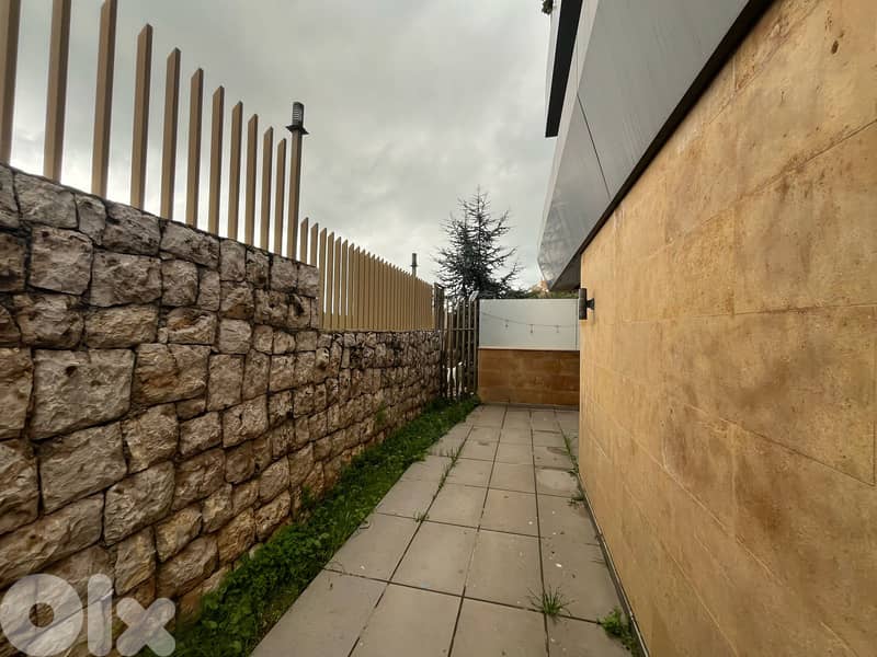 Apartment For Sale In Ballouneh - شقة للبيع في بلونة 0