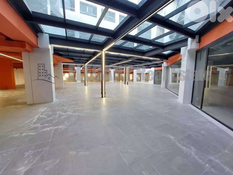 Spacious Showroom | Full Sea View for Rent | Jnah | Prime Location | 0