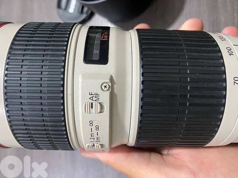 70-200 mm L Usm f/4 with hood bag 1