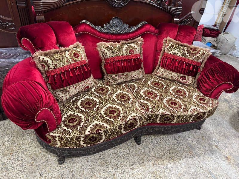 طقم كنبايات حفر خشب زان ملكي اربع قطع وطاولة 1