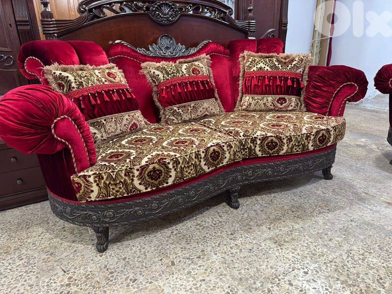 طقم كنبايات حفر خشب زان ملكي اربع قطع وطاولة 3