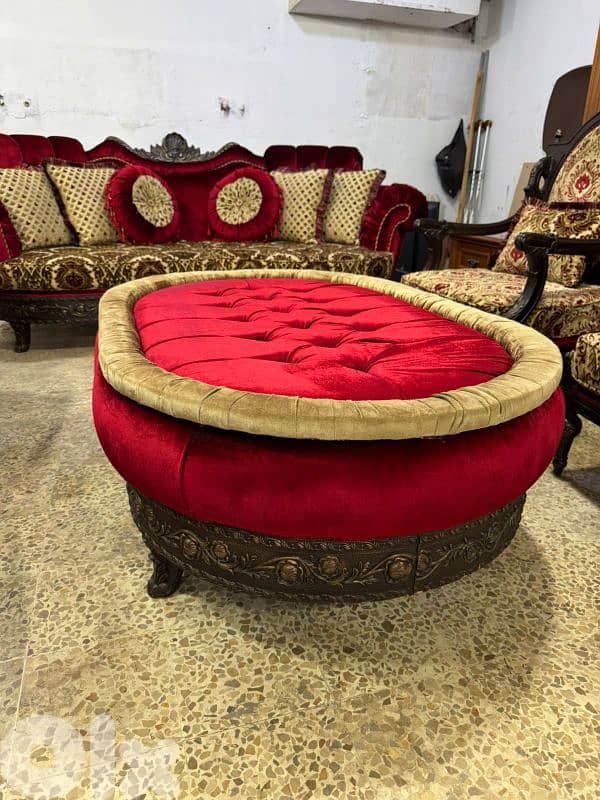 طقم كنبايات حفر خشب زان ملكي اربع قطع وطاولة 7