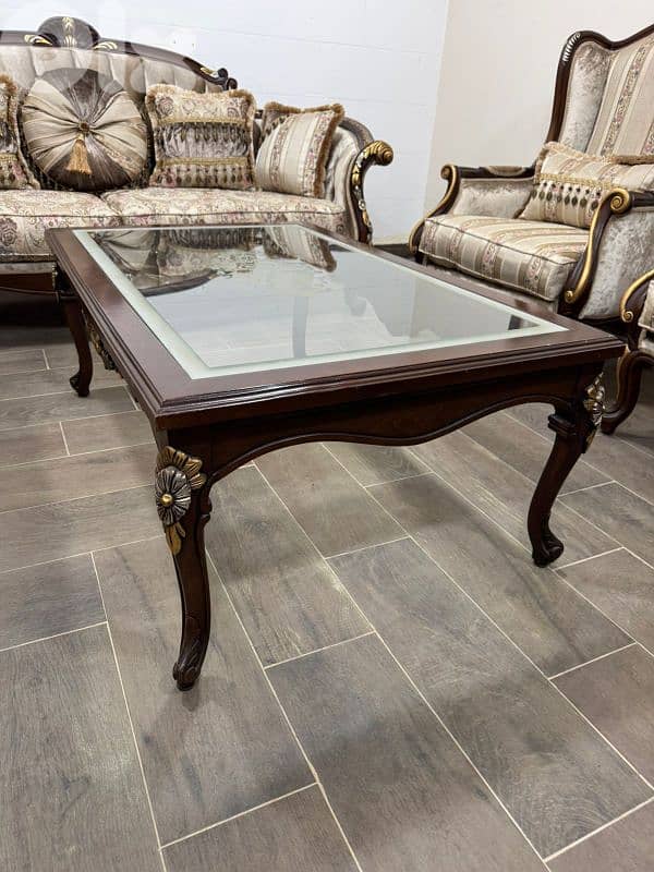 طقم كنبايات حفر خشب زان ملكي خمس قطع وطاولة 8