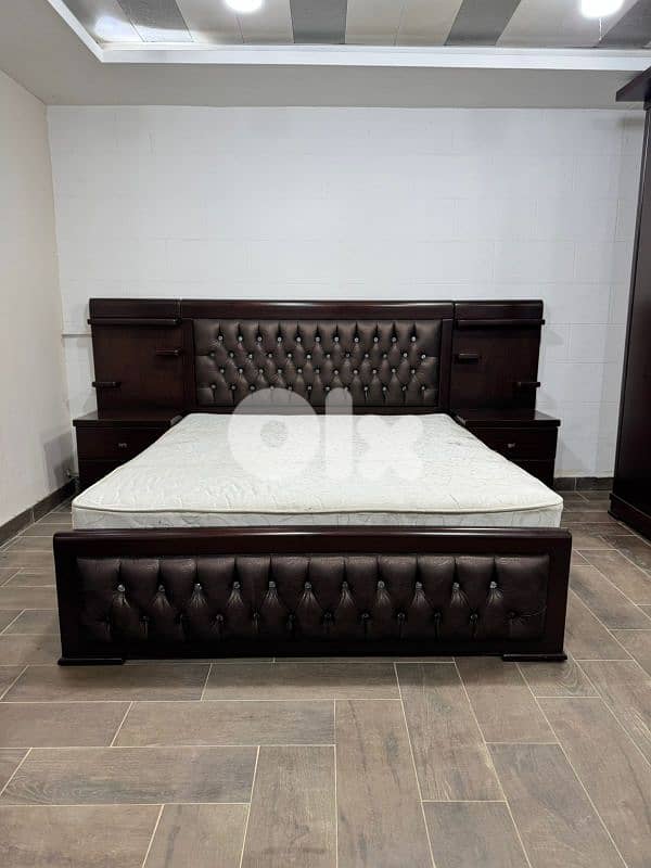 اوضة نوم خشب زان ولاتي ملبسة قشرة سحاب ودرف مع فرشة 2