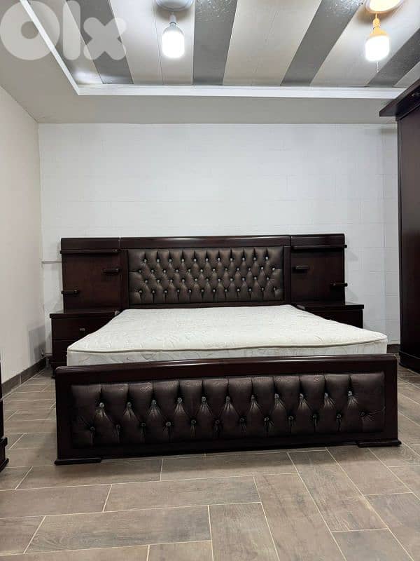 اوضة نوم خشب زان ولاتي ملبسة قشرة سحاب ودرف مع فرشة 3