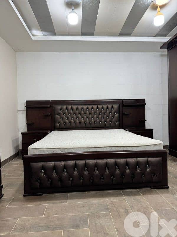 اوضة نوم خشب زان ولاتي ملبسة قشرة سحاب ودرف مع فرشة 6