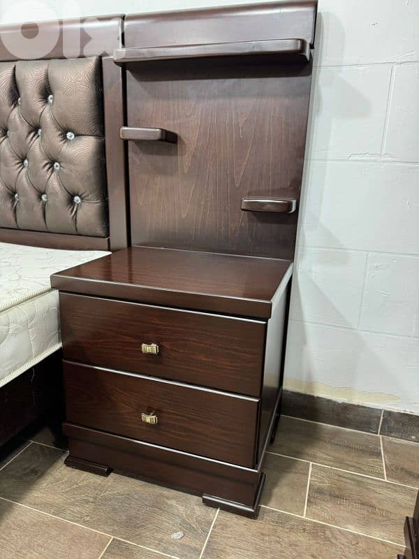 اوضة نوم خشب زان ولاتي ملبسة قشرة سحاب ودرف مع فرشة 11