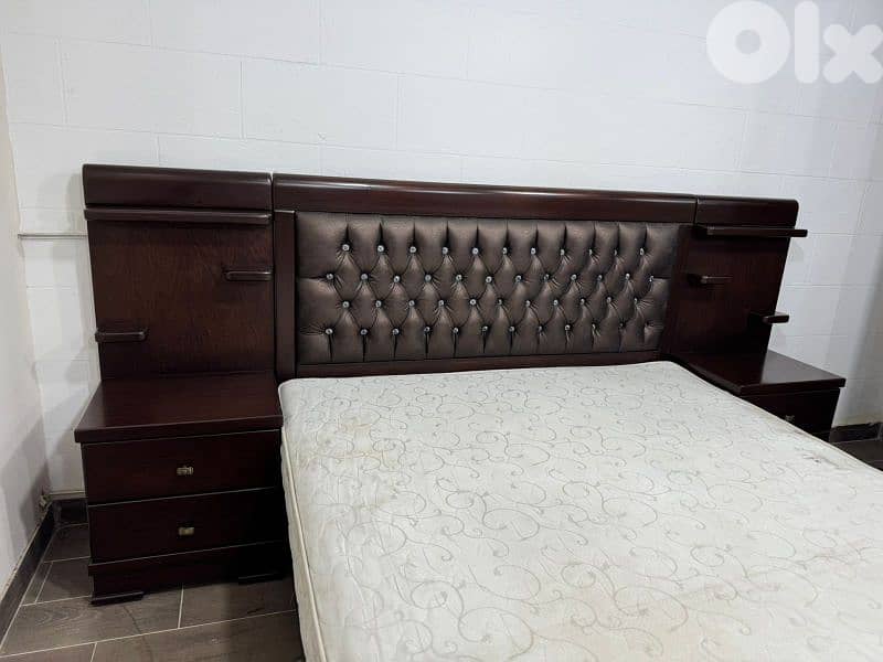 اوضة نوم خشب زان ولاتي ملبسة قشرة سحاب ودرف مع فرشة 13