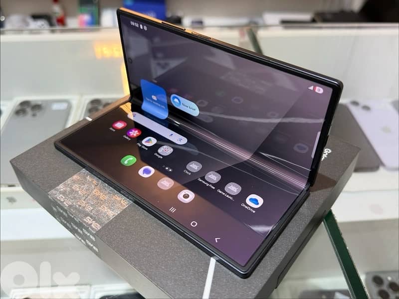 Samsung Z Fold 4 512Gb Like New: - With Cover Original 2