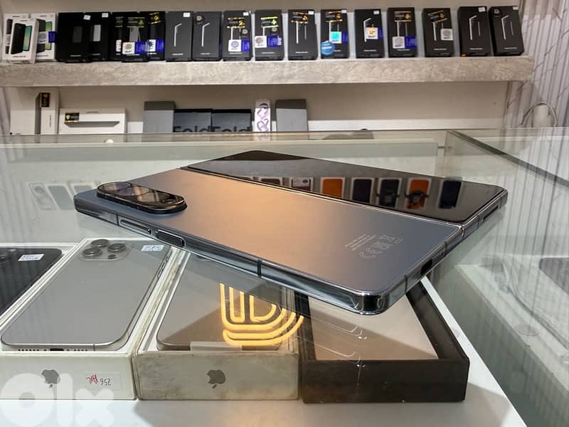 Samsung Z Fold 4 512Gb Like New: - With Cover Original 4