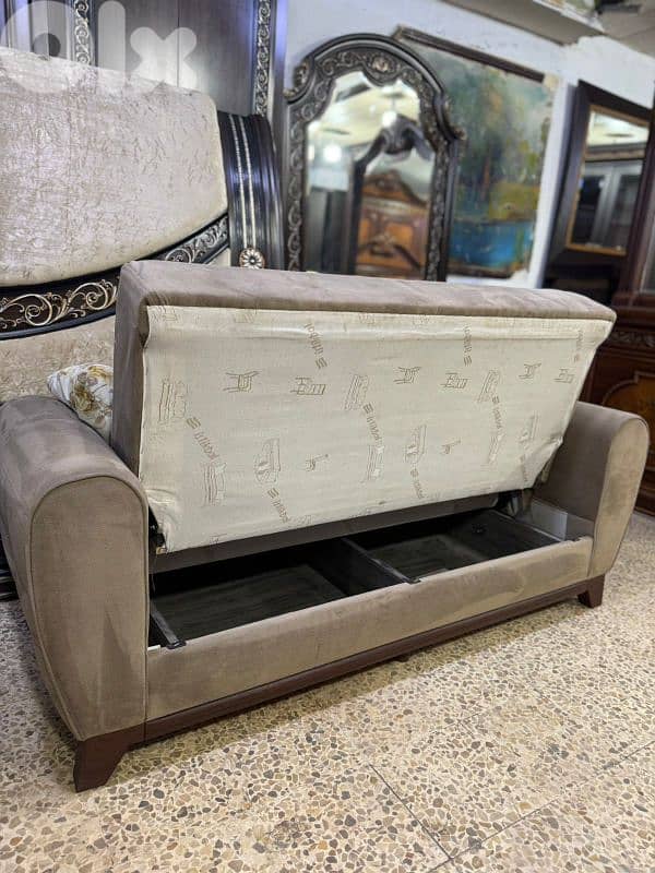 طقم كنبايات شغل istikbal تركي بفتح صندوق وتخت اربع قطع وطاولة 3