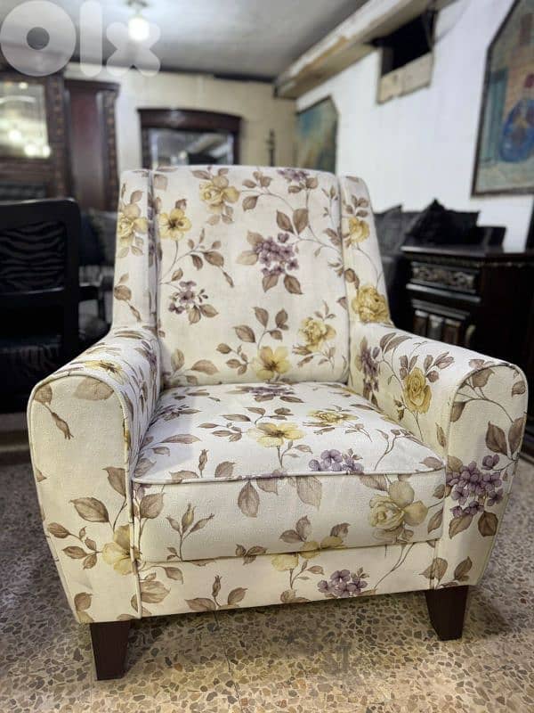 طقم كنبايات شغل istikbal تركي بفتح صندوق وتخت اربع قطع وطاولة 6