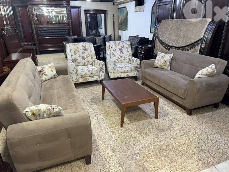 طقم كنبايات شغل istikbal تركي بفتح صندوق وتخت اربع قطع وطاولة 7