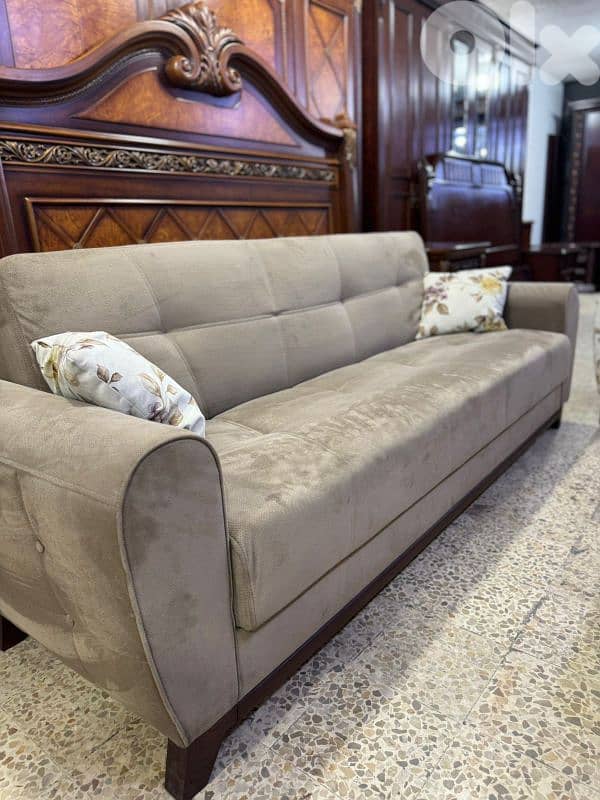 طقم كنبايات شغل istikbal تركي بفتح صندوق وتخت اربع قطع وطاولة 9