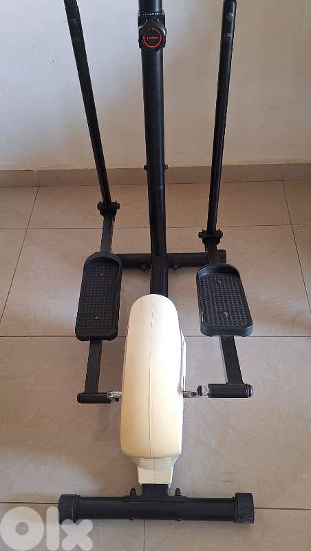 Elliptical loctek jdide b 100$ 4