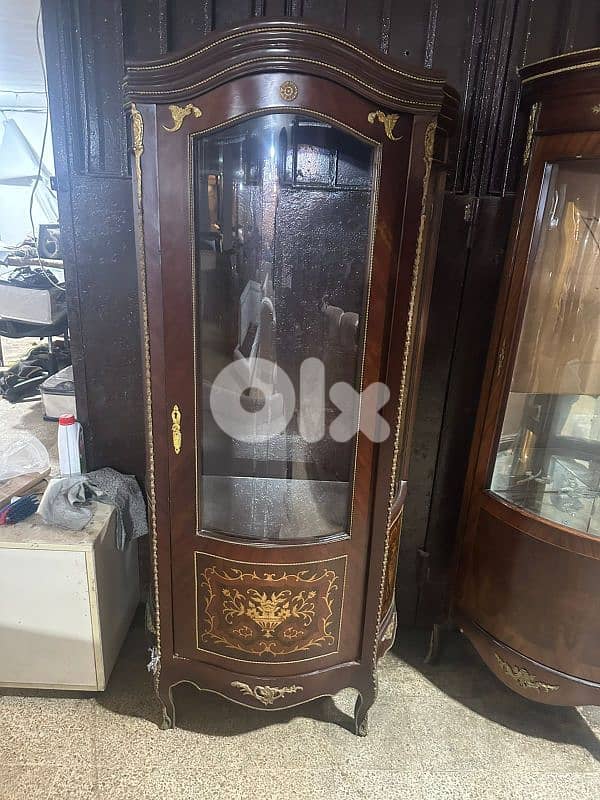 فاترينة كريستال مصرية خشب زان انتيك مرصعة نحاس 1