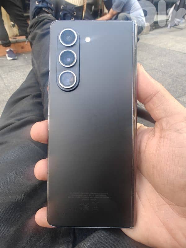 samsung fold 5 sheshe juwenie madroube 2