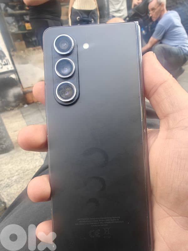 samsung fold 5 sheshe juwenie madroube 3