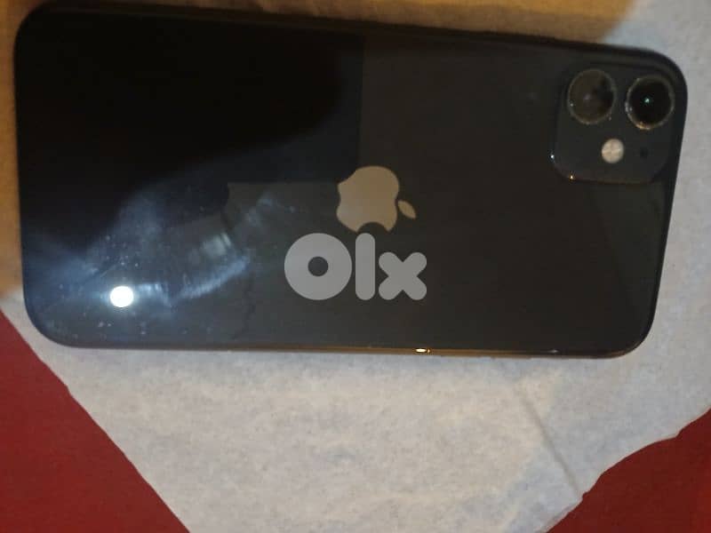 ايفونiphone 11 نضيف ما في كسور ألماني 64g سعره بس120$ موجود بالضاحية 0