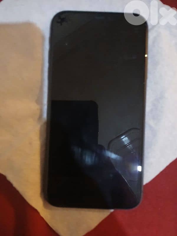 ايفونiphone 11 نضيف ما في كسور ألماني 64g سعره بس120$ موجود بالضاحية 1