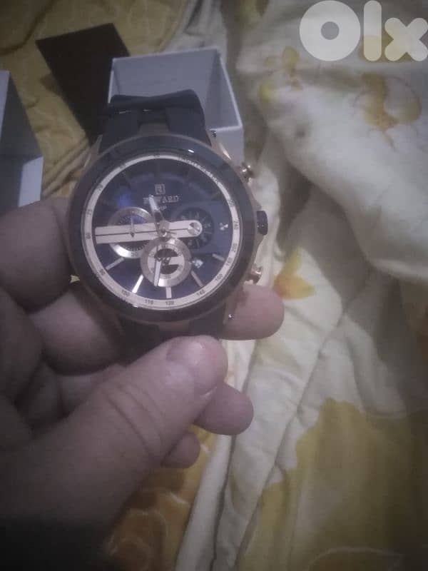 ٣ ساعات للبيع 1